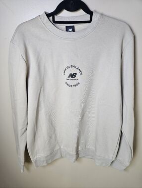 New Balance Beige Crewneck Lounge Athletic Graphic Sweatshirt XSmall